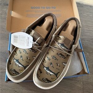 NIB Hey Dude Wally Marlin Fish Lover Shoes Aluminum /Brown Men’s Shoes Size 9
